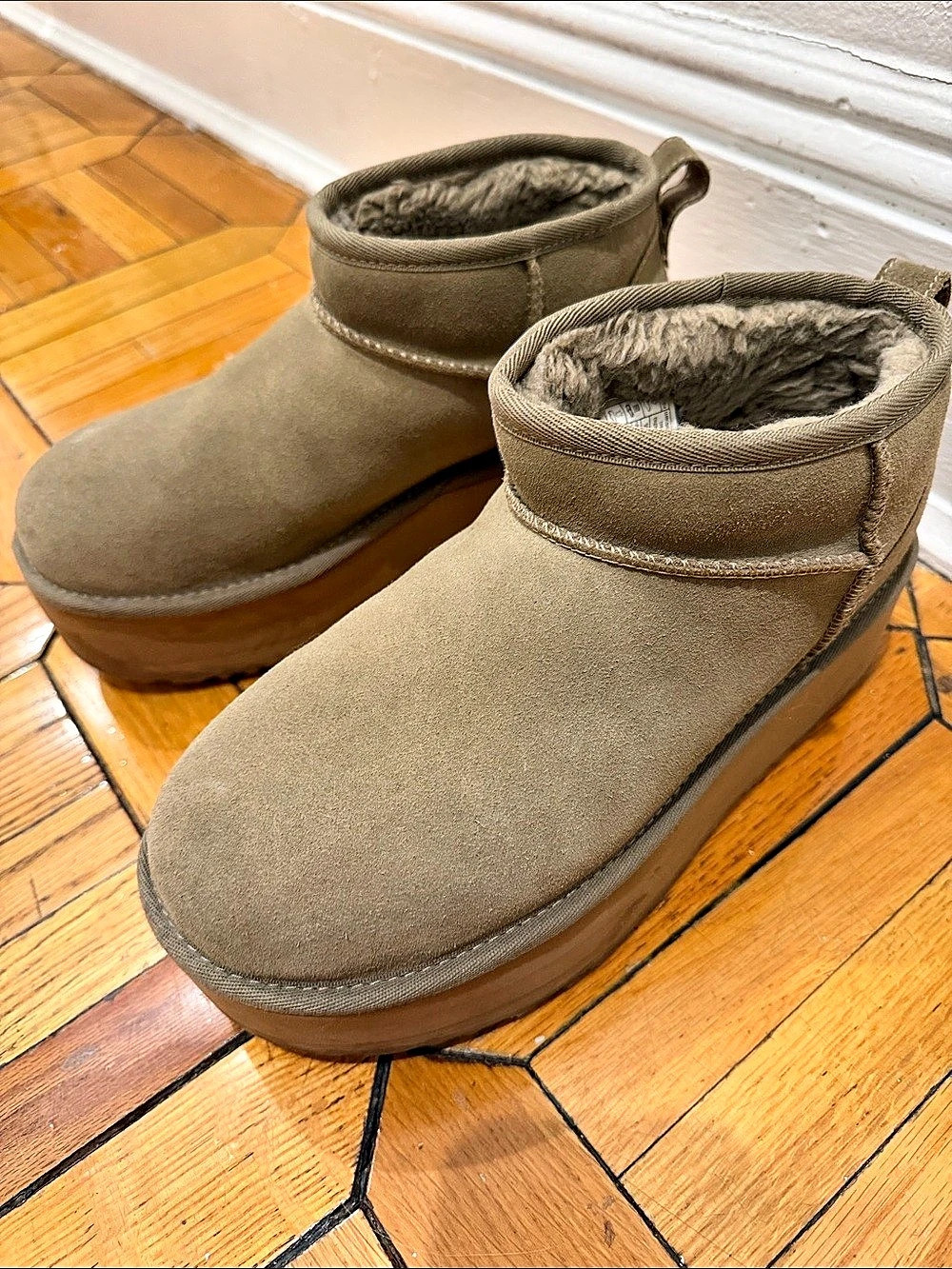 UGG Classic Ultra Mini Platform Winter Boots